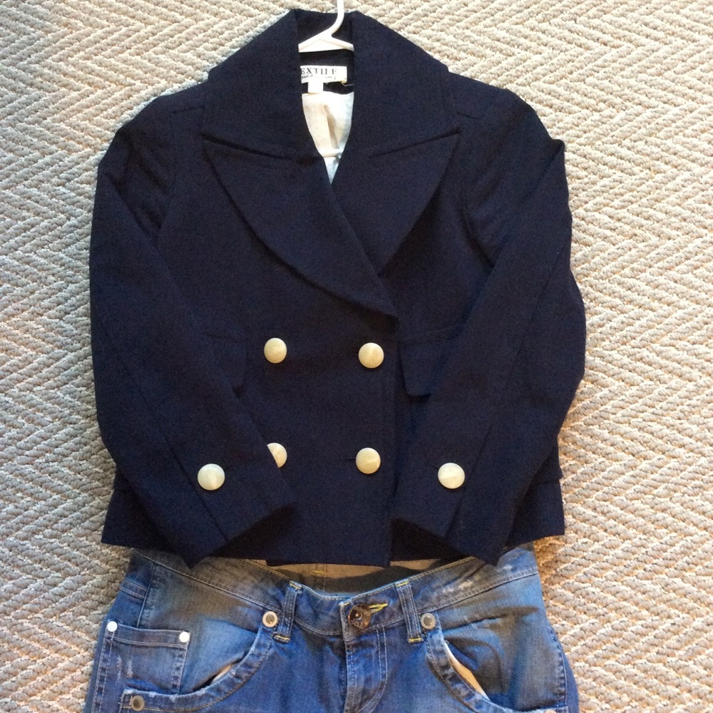 Elizabeth and James textile navy blazer size XS